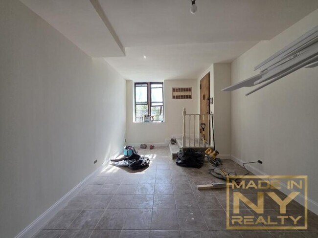 Foto del edificio - 1 bedroom in JAMAICA NY 11435