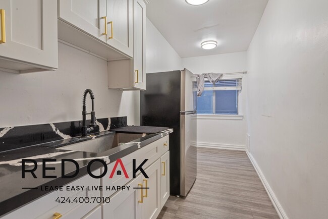 Building Photo - 687 Shatto Pl