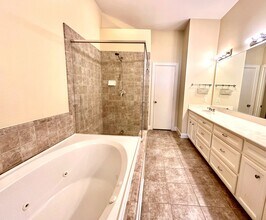 Building Photo - 2710 Hullsmith Dr