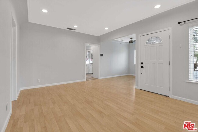 Foto del edificio - 17316 Wilkie Ave