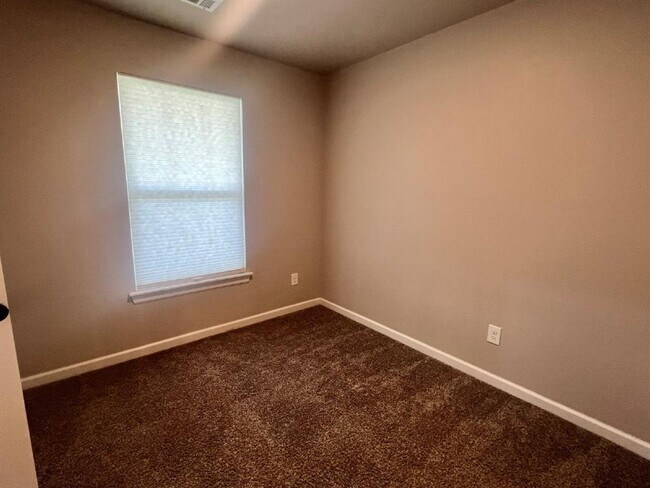 Foto del edificio - 11805 Loren Brook Ln