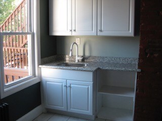 Building Photo - 928 Portland St