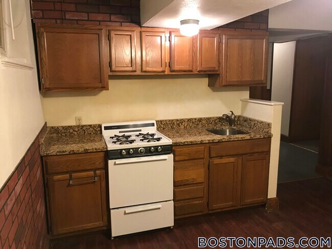 Foto del edificio - 96 Maple St