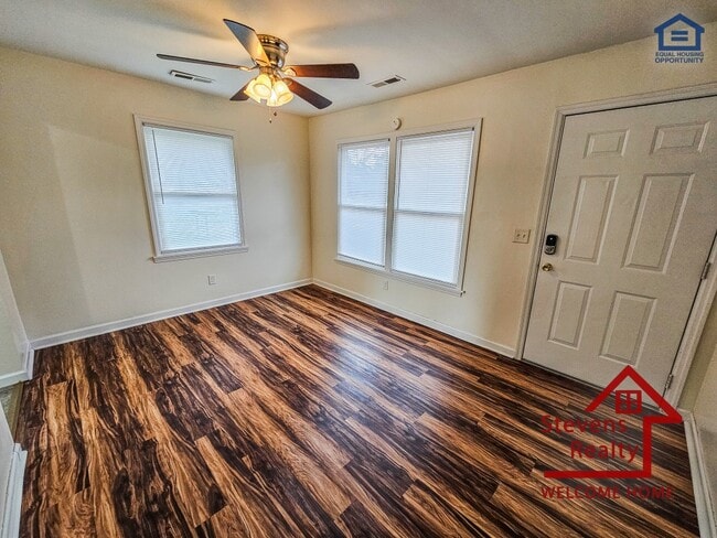 Building Photo - 415 Pinecrest St
