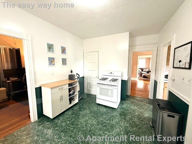 Building Photo - 42 Gibbens St