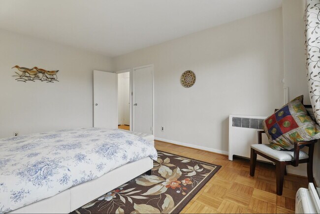 Foto del edificio - 2500 Q St NW