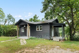 Building Photo - 435 Reems Creek Rd