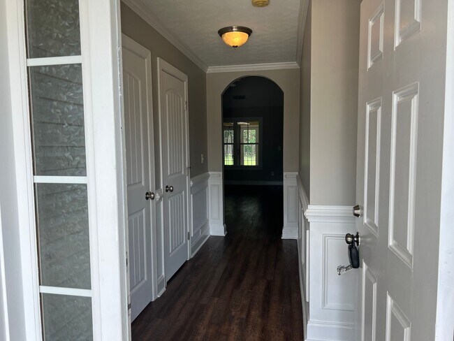 Building Photo - Beautiful Rental in Canterbury Farms in Gr...