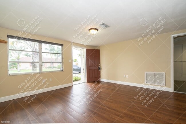 Building Photo - 2 br, 2 bath House - 13818 Malcolm Ave