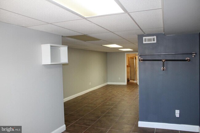 Building Photo - 926 Ponca St