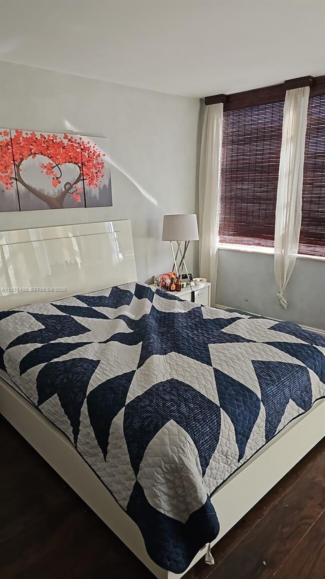 Foto del edificio - 1750 NE 191st St