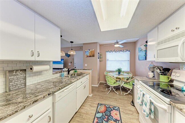 Foto del edificio - 342 108th St W