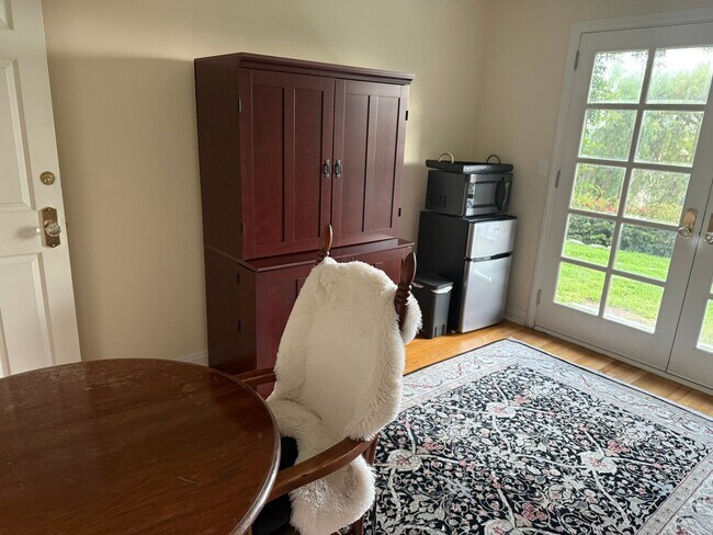 Foto del edificio - 102 E Buena Vista Ave