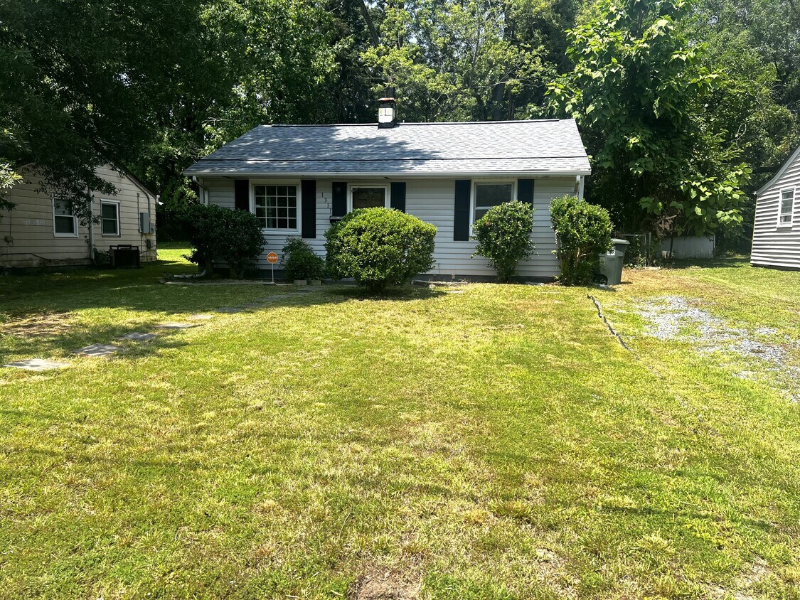 Primary Photo - 1311 Joyce St
