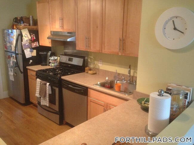 Foto del edificio - 8 Alvah Kittredge Park