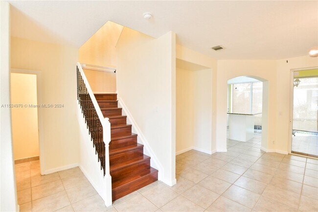Foto del edificio - 2127 Oakmont Dr