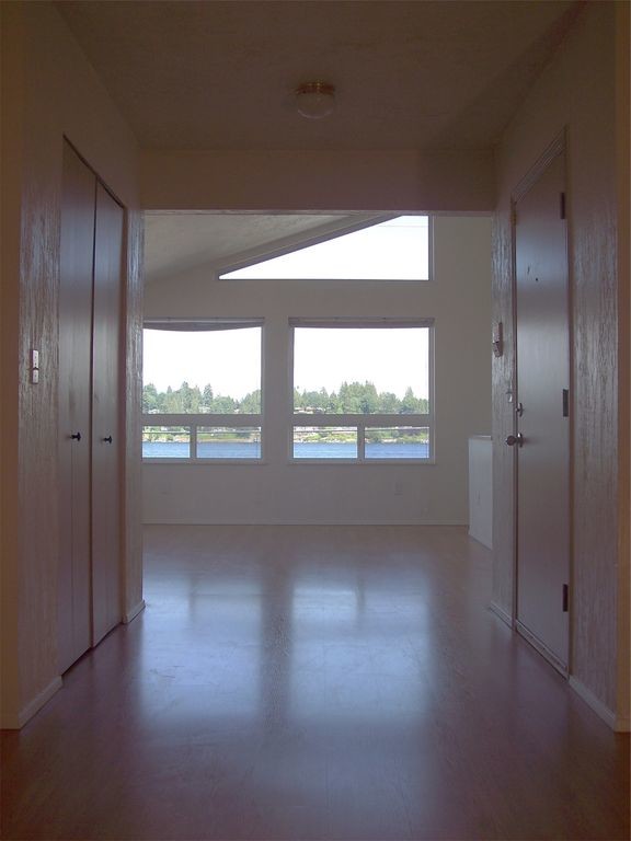 Building Photo - 100 S Davies Rd