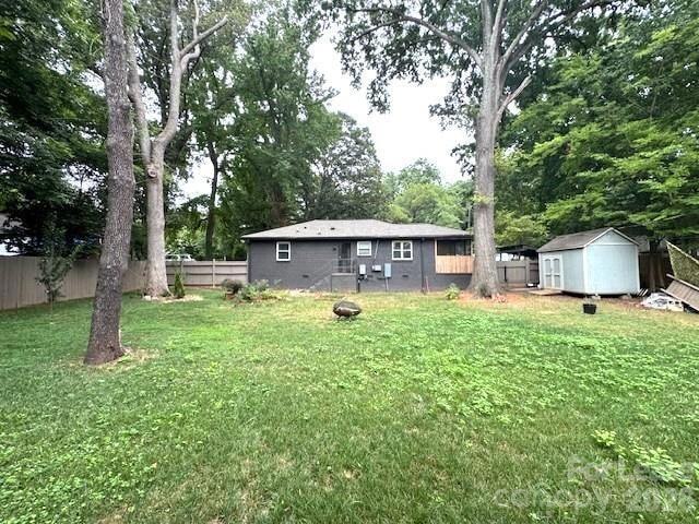 Building Photo - 1527 Medford Dr