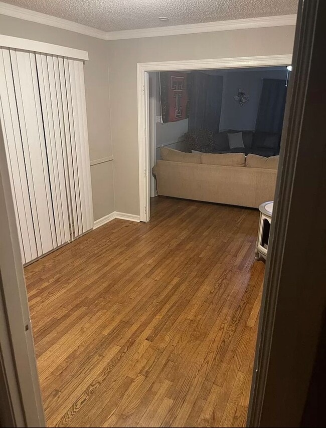 Building Photo - 4  Bedroom