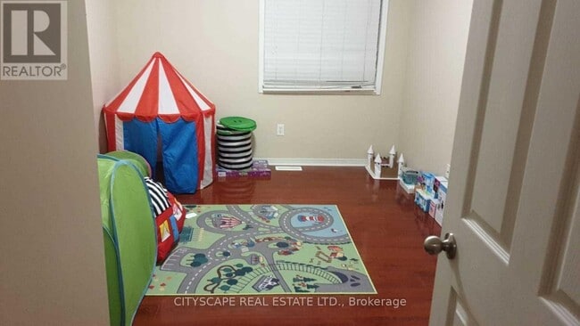 Building Photo - 5255 Palmetto Pl