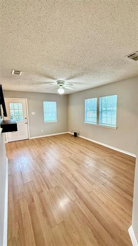 Foto del edificio - 370 W Park St