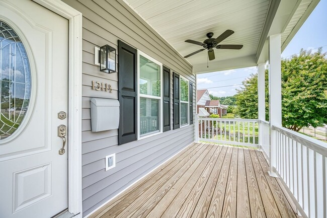 Building Photo - Beautiful Home in Fulton Hill Less Than 2 ...