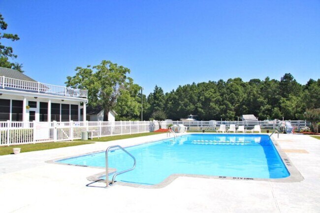 Foto del edificio - 607 Riva Ridge Rd