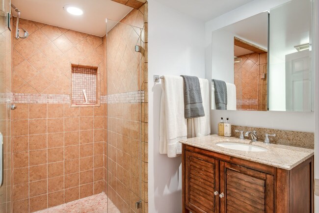 Bathroom 1 - 748 N La Jolla Ave