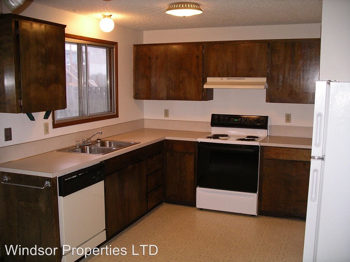 Building Photo - 3 br, 2 bath House - 3775 SE Walnut Street