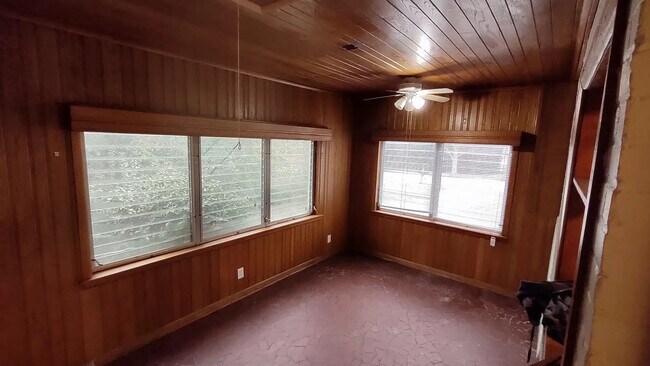 Foto del edificio - 211 Garden Ln