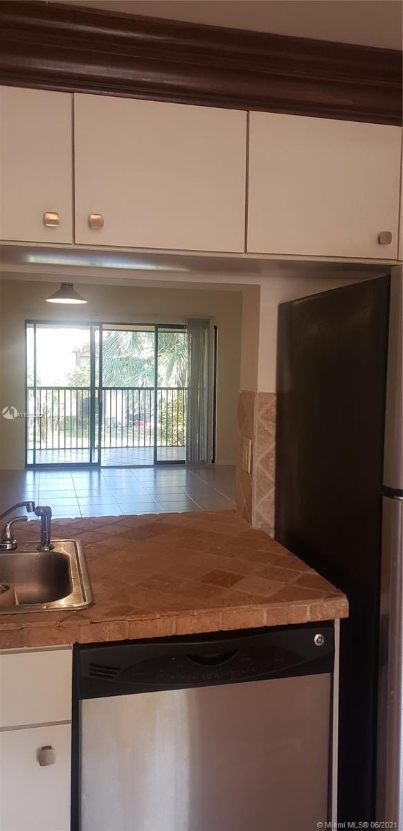Building Photo - 4251 Carambola Cir S