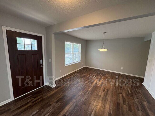 Foto del edificio - 13046 Greendale Ln