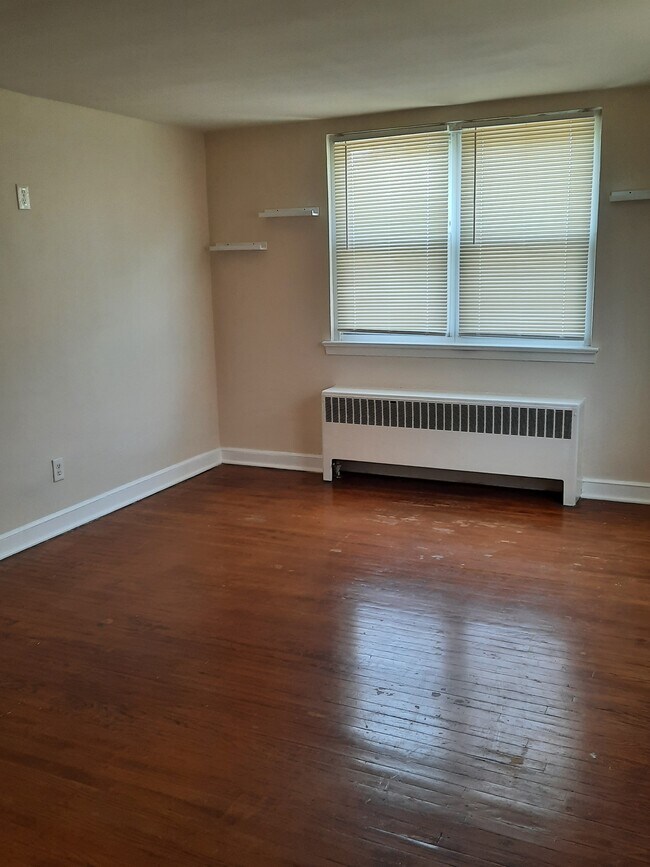 Building Photo - 4063 Comly St