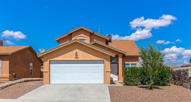 Building Photo - Home For Rent - 2-Story Northeast Rental H...