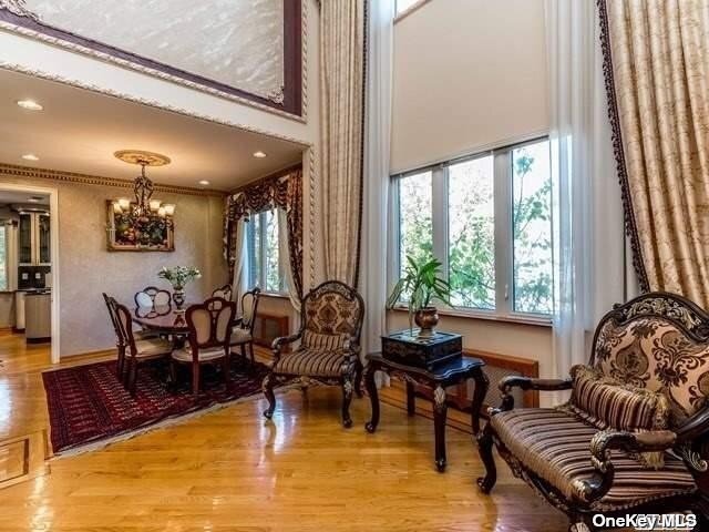 Foto del edificio - 77-16 Kew Forest Ln