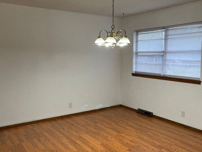 Building Photo - Great Design. Smartly Priced. Ready for Mo...