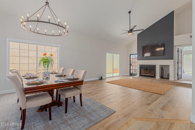 Foto del edificio - 3225 E Briarwood Terrace