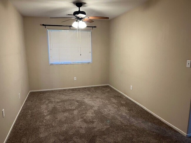 Foto del edificio - 12313 Quiet Pasture Dr