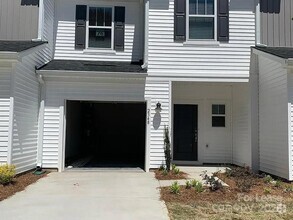 Building Photo - 2348 Belterra Dr