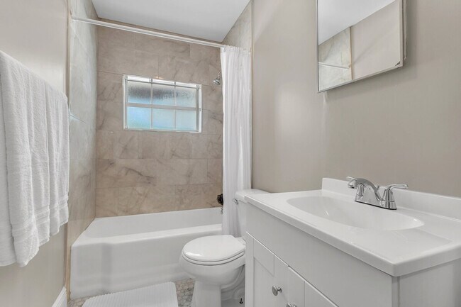 Foto del edificio - 915 Buena Vista Dr