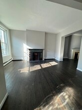 Building Photo - 277 Portsea St