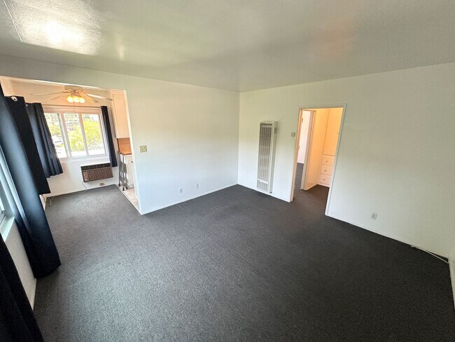 Foto del edificio - Vintage, like fine wine: 1 Bedroom Apartme...