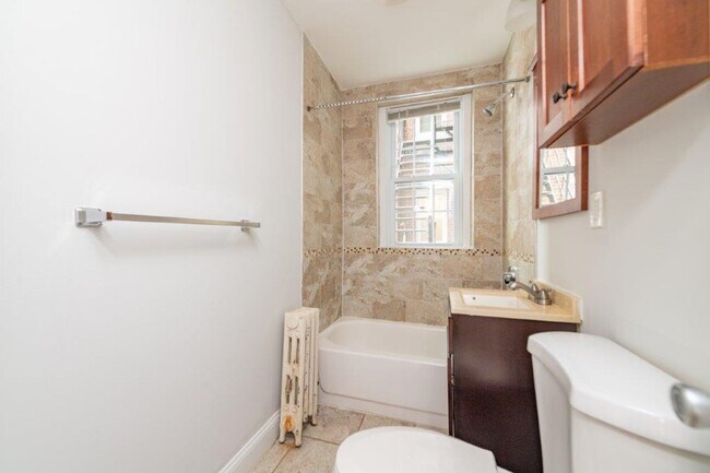 Building Photo - 2 bed in Brighton no broker fee