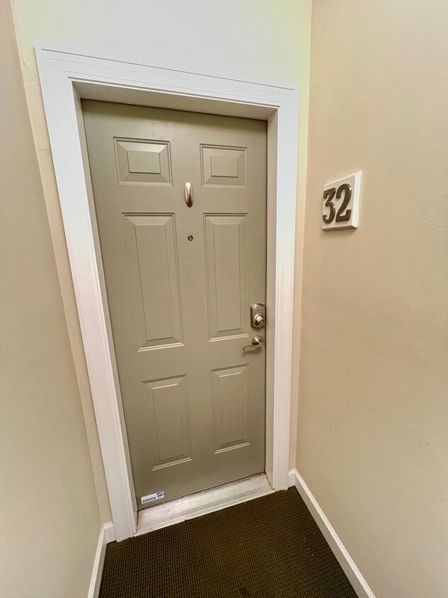 Primary Photo - 5653 Waterman Blvd