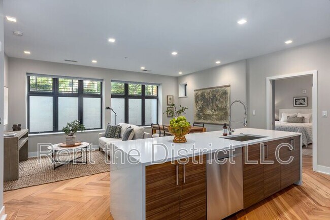 Foto del edificio - 1345 K St SE
