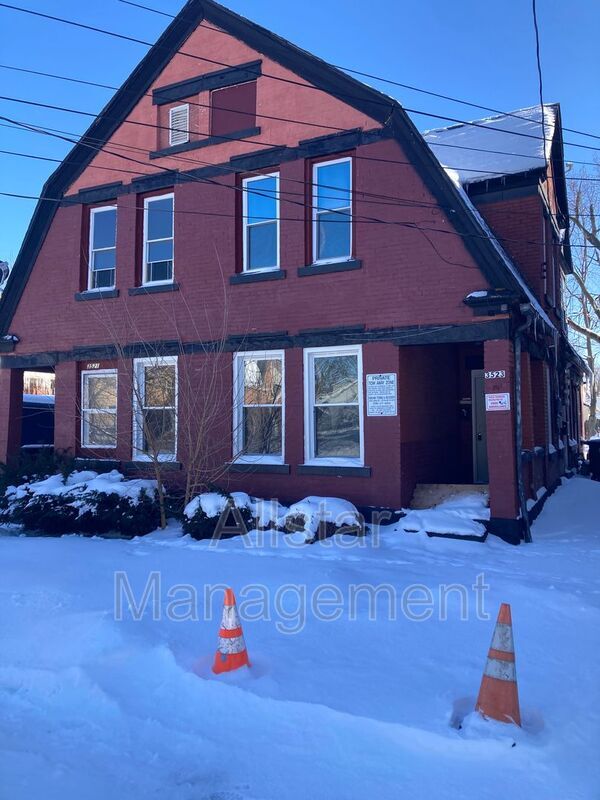 Foto del edificio - 3521 W 58th St