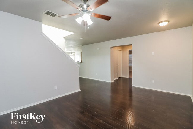 Building Photo - 716 Buffalo Springs Dr