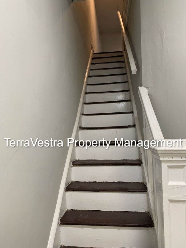 Photo - 2011 Woodlynne Ave Apartment