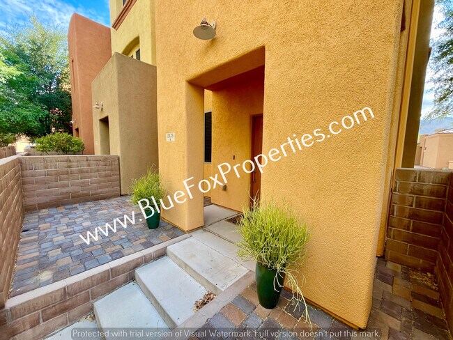 Foto del edificio - 2428 E Emerald Moon Dr