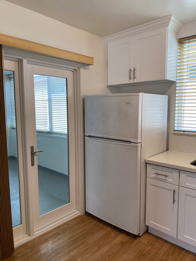 Kitchen Patio Door - 11983 Walnut Ln